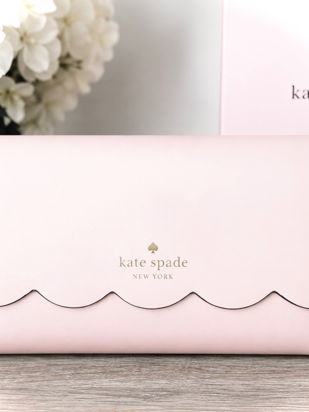 Kate Spade Pink Scallop Wallet on Chain Crossbody Bag. New Without Tags